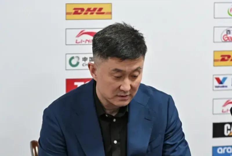 开云-疆粤赛后采访！杜锋不满进攻暗示4球员，格兰强调防守谈新援情况